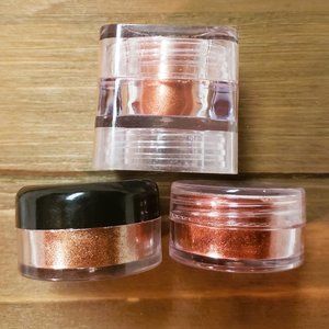 4 Metallic eyeshadows